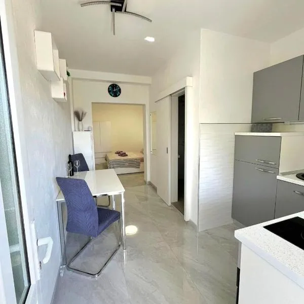 Apartment Karla,科米扎的飯店