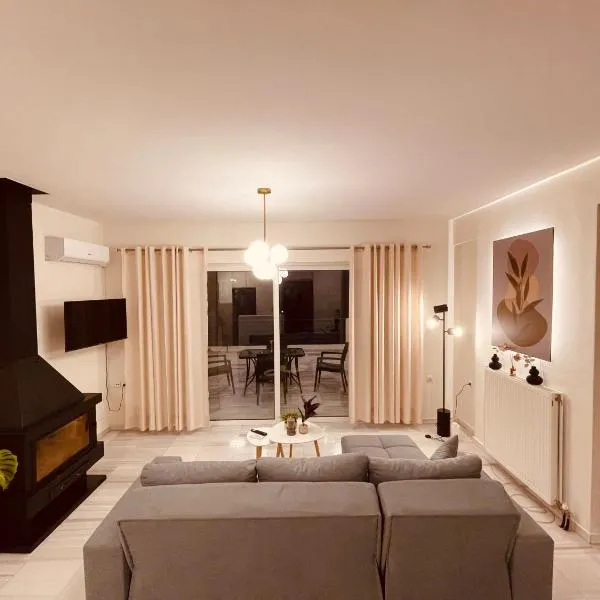 Elenas sweet home, מלון בפירגוס