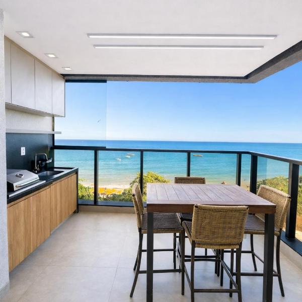 Luxo à Beira Mar com 3 suites e varanda Goumert com churrasqueira vista para o mar