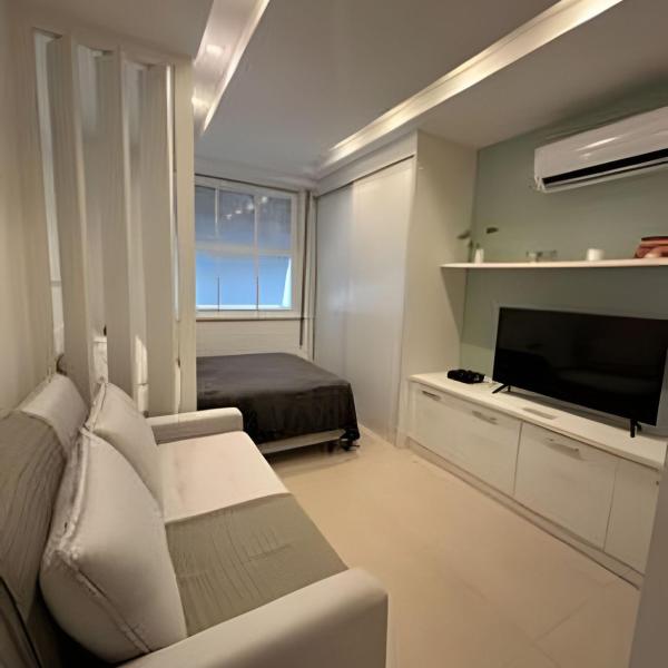 Luxuoso e aconchegante loft em Copacabana a 500m da praia