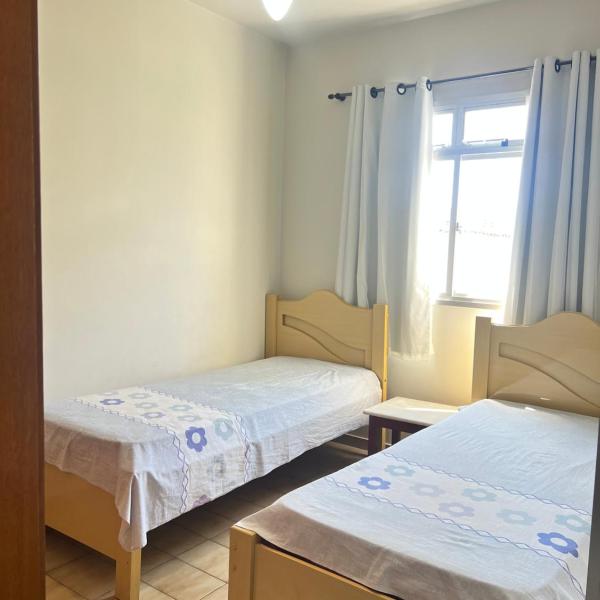 Apartamento com suíte, 5 minutos a pé da Praia do Morro - Foto 2