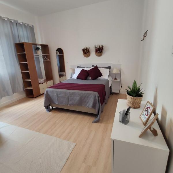 Apartamento todo reformado e decorado, pertinho da praia - Foto 2