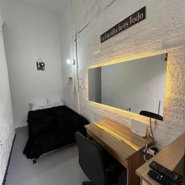Habitación cerca al aeropuerto con baño privado, hotel Bogotában