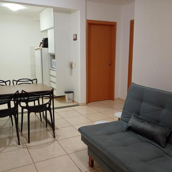 Apartamento Novo e Impecável - 2 quartos com Ar - Para até 6 pessoas - Elevador e 2 Garagens - Zona Sul - Próx Parque UNA e Uberlândia Shopping