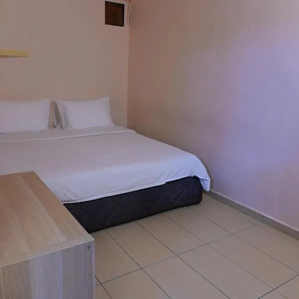 LABIS SUNRISE FARM STAY, hotell i Labis