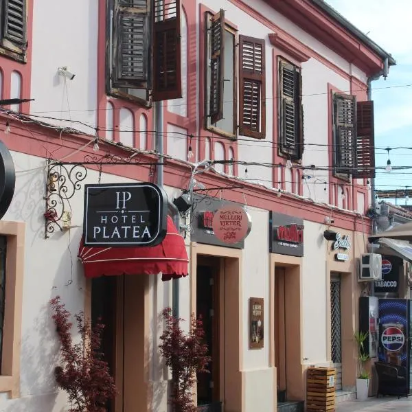 Hotel Platea، فندق في شكودر
