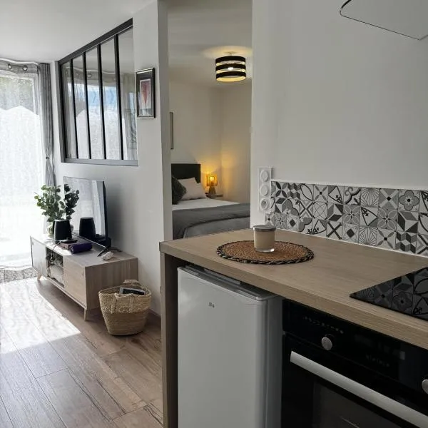 Le Cocon a l Oree du Bois, hotel v destinaci Trélissac
