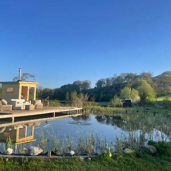"The Studio" Contemporary studio with organic swimming pool, hotel di Skelsmergh