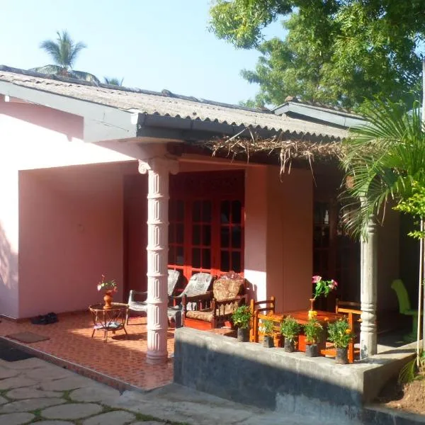 Thisal Guest House, hotel in Kalukelebe