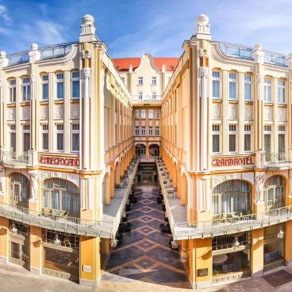 Palatinus Grand Hotel, khách sạn ở Pécs
