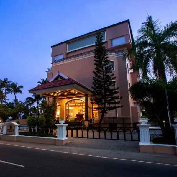 Holiday Hotel – hotel w mieście Cherai Beach