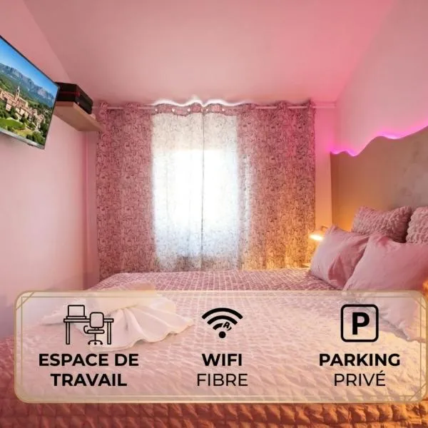 Studio La Vague - Idéal Couple en Escapade Provence Hors Foules - Marché Samedi à Pied - Bois de la Lare 6km - CENTRE VILLE Auriol - Marseille 27km - Aubagne 11km - WIFI HD - Climatisation, hotel i Auriol
