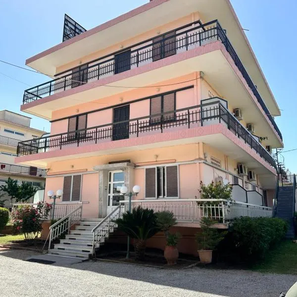 Hotel TSAPARAS, hotel din Alíartos
