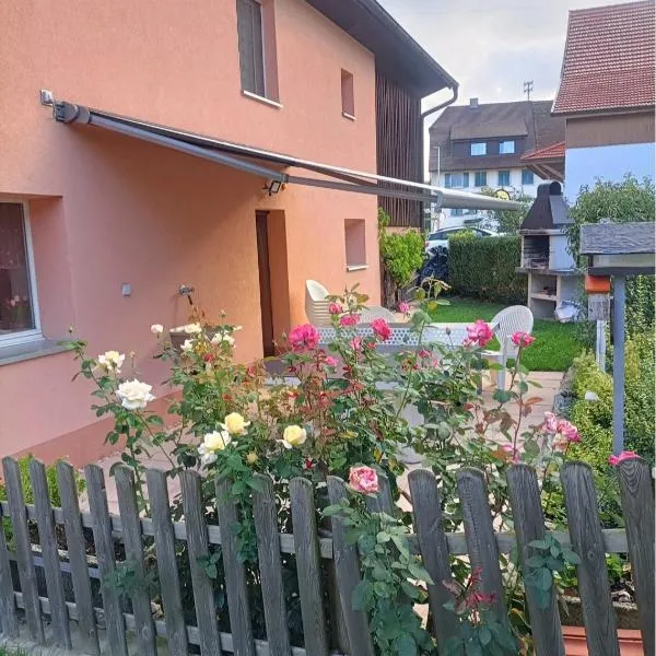 BnB LES OISEAUX, chez Lidia, 26m2 à 44m2, 2ème étage, hótel í Vendlincourt