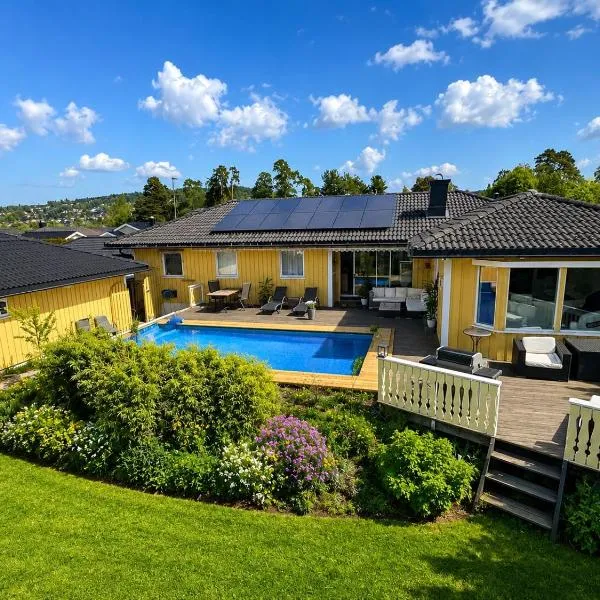 Pool & Sauna Retreat - Private Studio Apartment Porsgrunn, hotelli kohteessa Porsgrunn