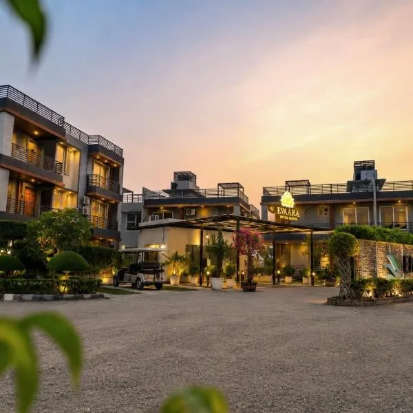 Evaara By The Ganges- A River Access Property – hotel w mieście Haridwar