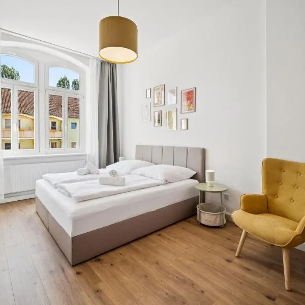 Moderne Wohnung für Familien I zentral I Balkon, отель в Пирне