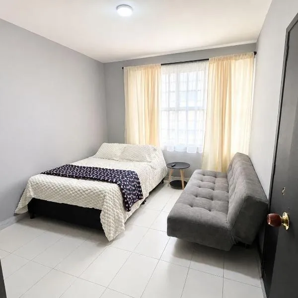 confortable habitacion privada, cerca hospitales y centro de bogota, hotel in Bogotá