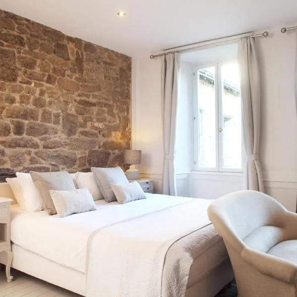 Chambres Aux Sabots Rouges, hotel v destinaci Guéméné-sur-Scorff
