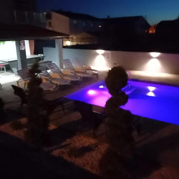 Apartment Camelia, хотел в Пореч