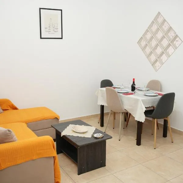 PAVLOS Apartment in Katerini Parking, hotell sihtkohas Kateríni