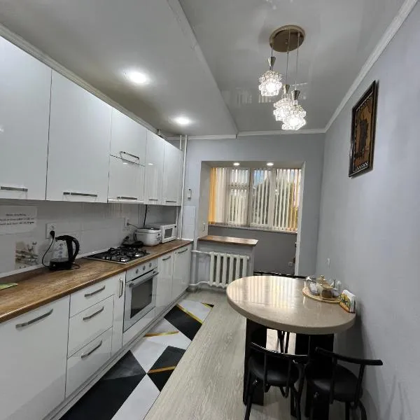 Downtown Homestay, hotel di Bishkek