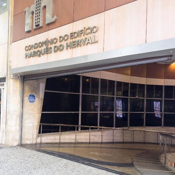 Modern design and 24-hour concierge on Rio Branco