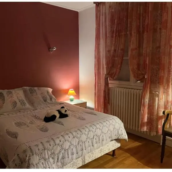 Chambre à deux pas de Beauval, hotel in Montrichard