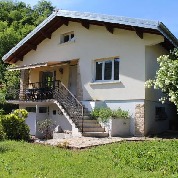 Gîte de la Ronde Fontaine – hotel w mieście Montjoie-le-Château