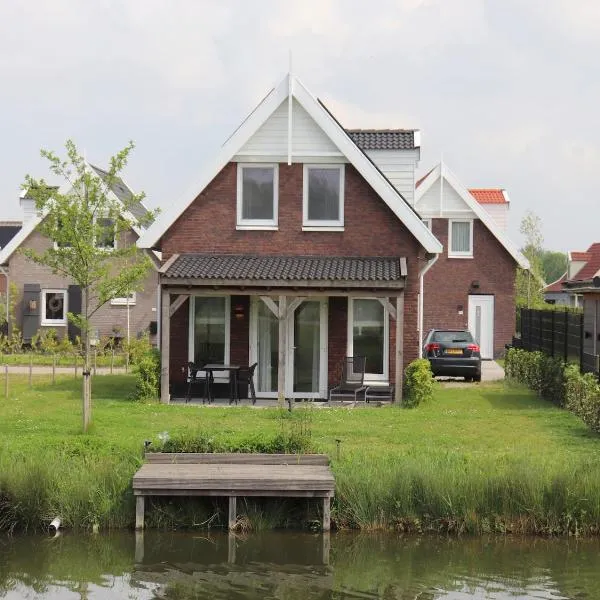 Beautiful holiday home with sauna near Rotterdam, hotel i Simonshaven