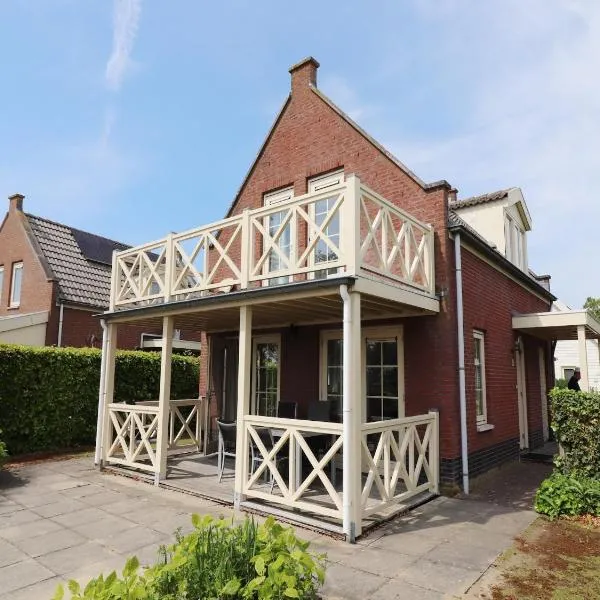 Bungalow by Water near Rotterdam, hotel in Simonshaven