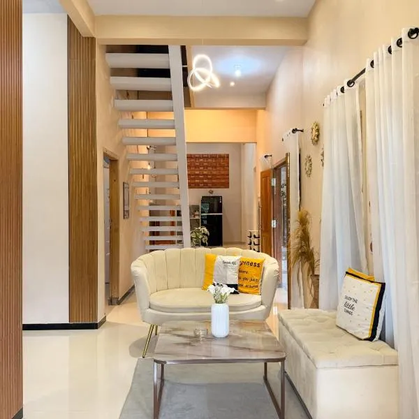 Tafufu Villa Tumpak Sewu, ξενοδοχείο σε Sumberbopong