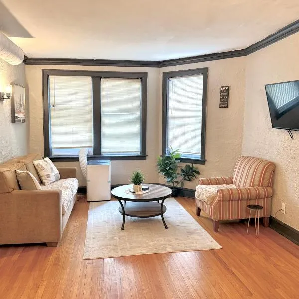 Quiet 1BR, Eat-In Kitchen, Close to Midway, hotel in Chicago