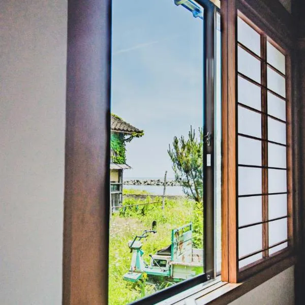 海まで10秒の隠れ家 Sea Side 椿 -はなれ- 1日1組限定のプライベート古民家 釣りを独り占め, hotel v mestu Sado
