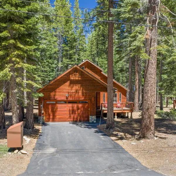 Tahoe Donner Cabin Level Driveway Sleeps 8 โรงแรมในทรักกี