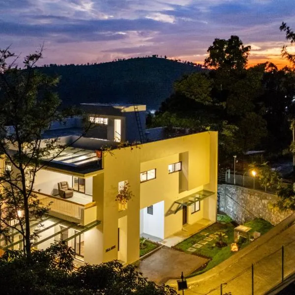 StayVista's Villa Aruvi - 5BHK with Bar & BBQ, Hotel in Udagamandalam