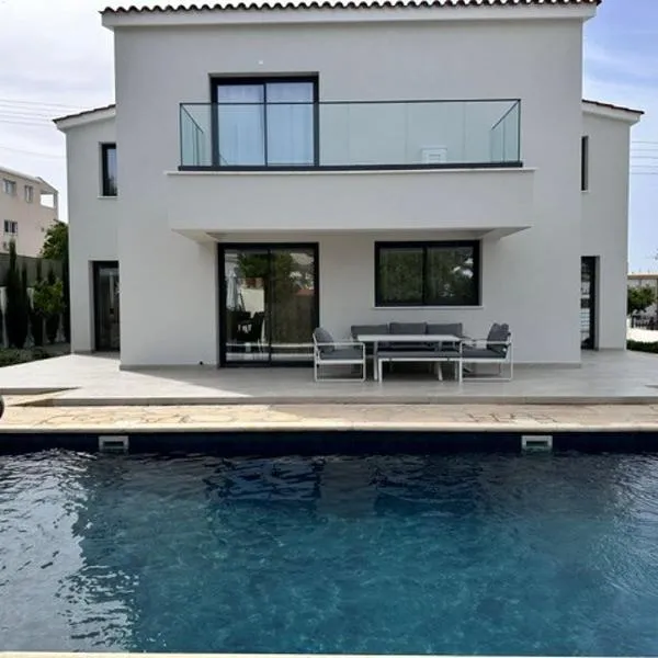 Villa Cloxania Coral, hotel em Pegeia ou Pegya
