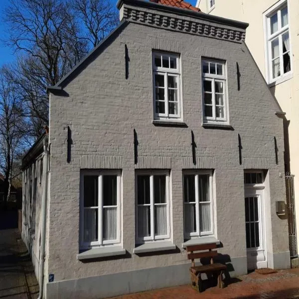Ferienwohnung am Kirchplatz 25561, hotel in Weener