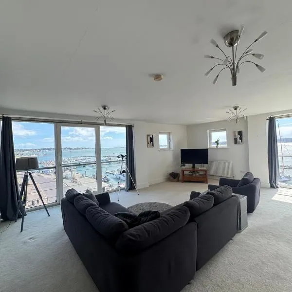 Viesnīca The Lookout-2BR Apartment on Poole Quay Waterfront pilsētā Pūla
