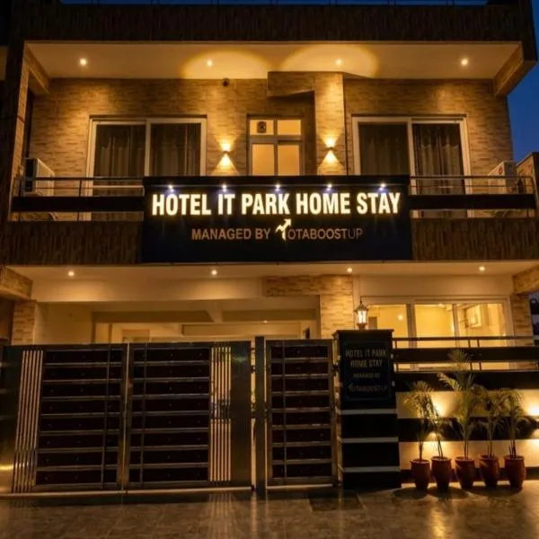 Hotel IT Park Home Stay Near DLF City Centre Mall Unmarried Couple Not Allowed โรงแรมในManī Mājra