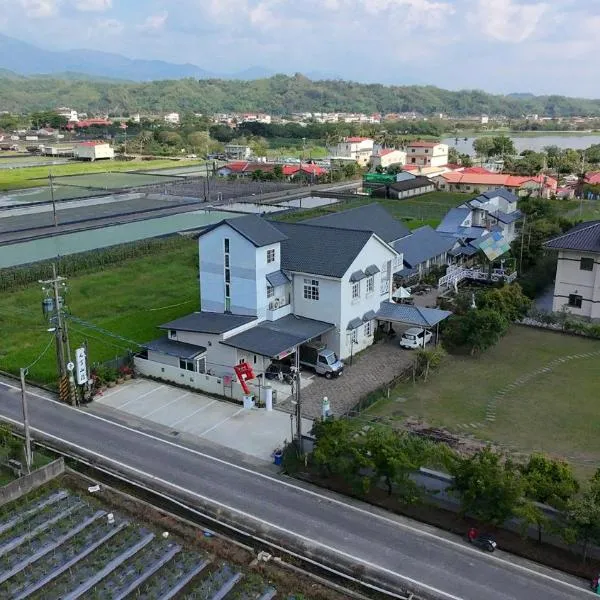 人字山莊, hotel v mestu Meinong