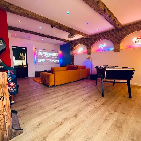 Quartier Général des Gamers Arcade Terrasse, хотел в Сент Омер