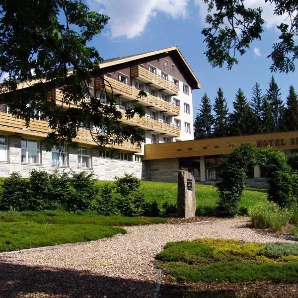 Hotel Srní, hotel en Prášily