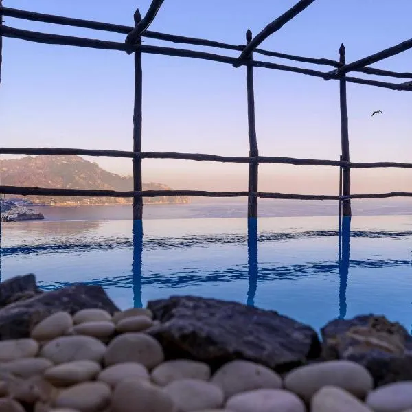 Villa Alba d'Oro - Historic luxury villa, hotelli Amalfissa