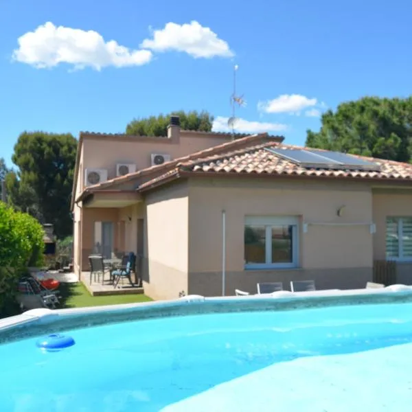 Casa Santa Creu - Private family villa in nature, hotel en Piera