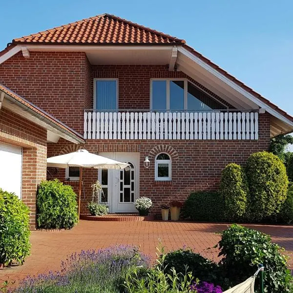 Ferienwohnung Hahn, 95129, hotel in Rhauderfehn
