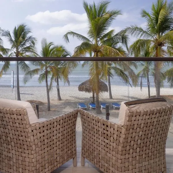 Olas del Mar Beachfront by Playa Caracol Resorts, hotel en Punta Chame