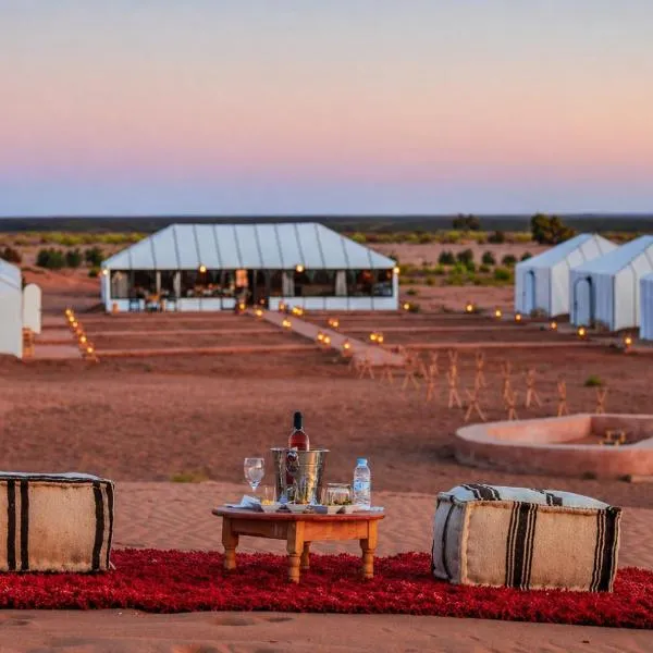 Merzouga Dunes Glamping, хотел в Мерцуга