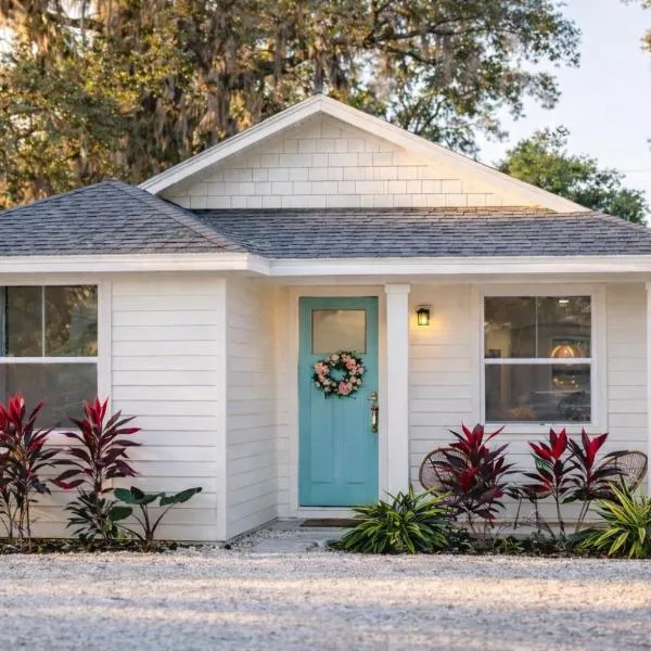 Encanto - Boho 3BR - 2 Kings - Fenced Yard - 1 mi Downtown, hotelli kohteessa St. Augustine
