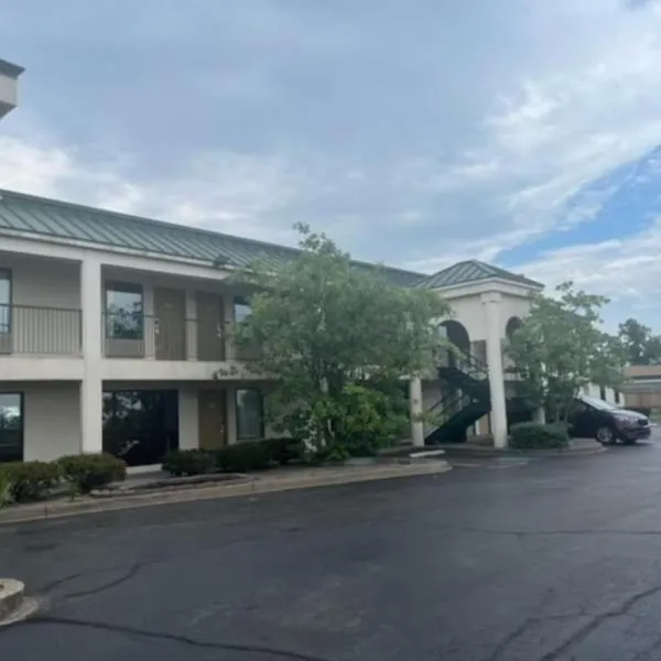 Studio 6 Suites Louisville KY Airport/Expo Center、ルイスビルのホテル